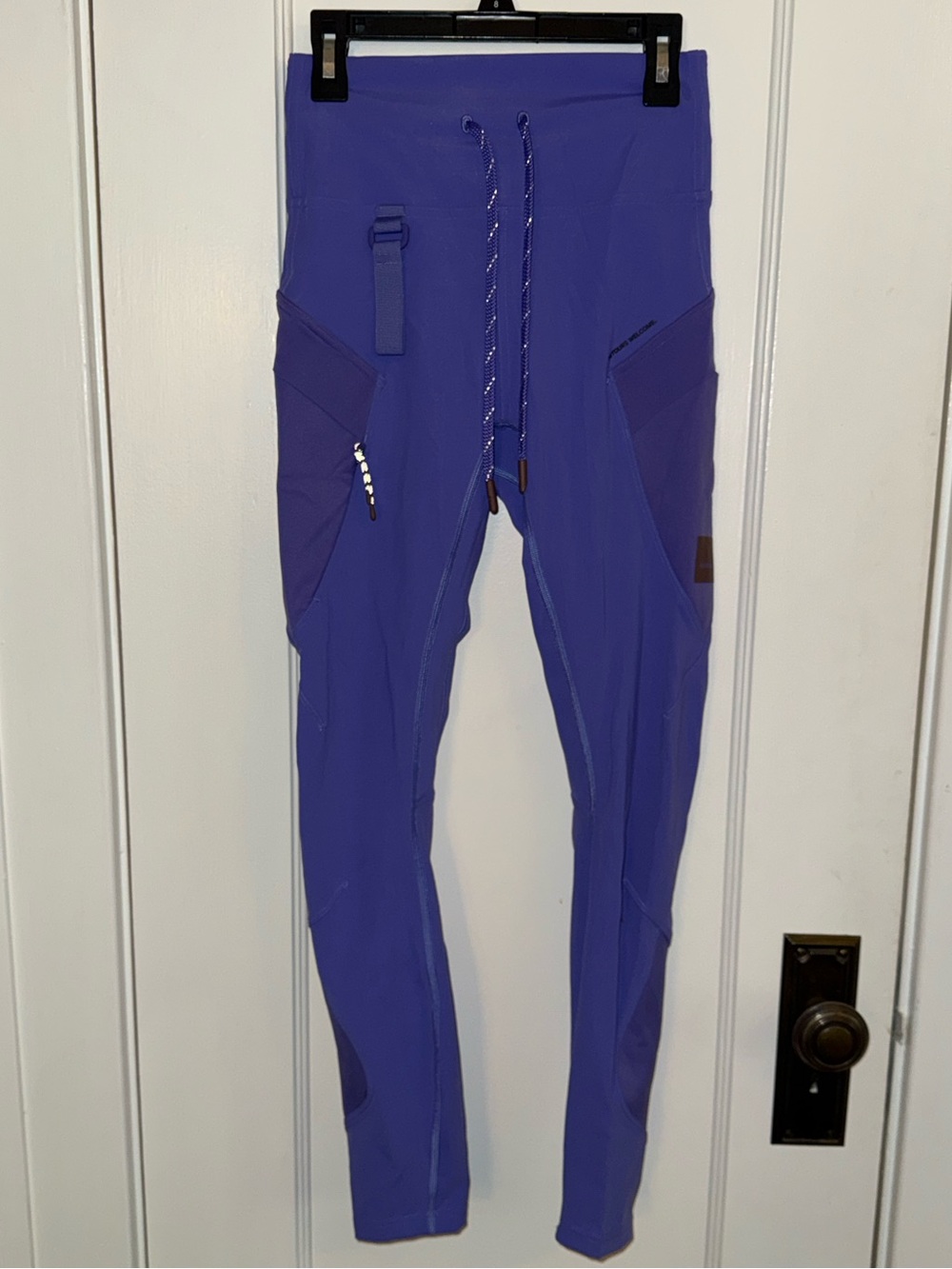 Lululemon Cargo Super-High-Rise Hiking Tight 25" in Charged Indigo - size 4